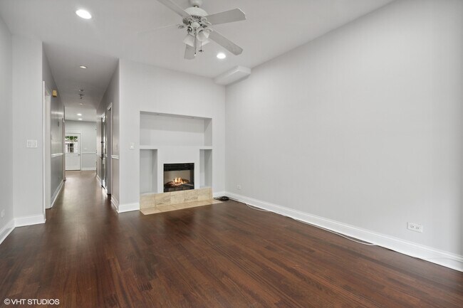 Building Photo - 1307 W Newport Ave