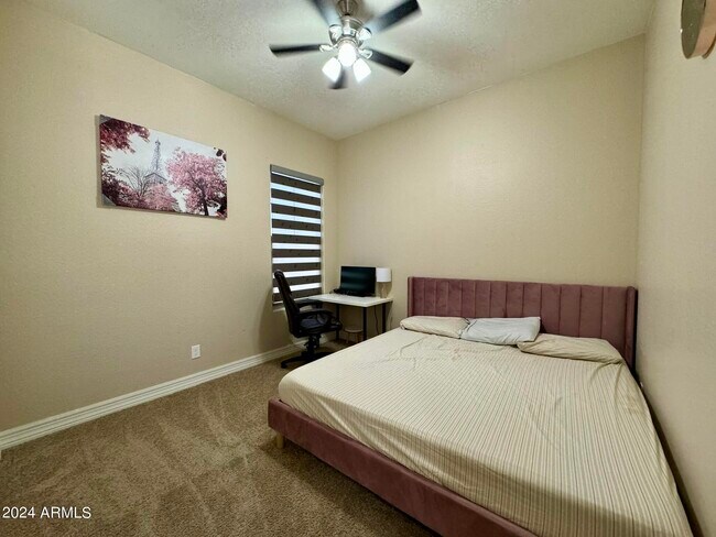 Building Photo - 3453 E Aloe Dr