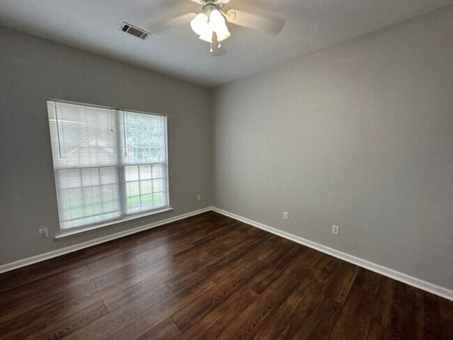 Building Photo - 701 Spalding Ct