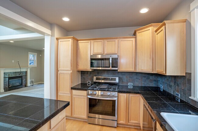 Building Photo - 1749 Skyline Ridge Ln SW