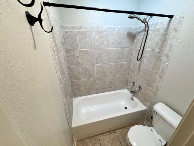 Building Photo - 2BR/1BA For Rent