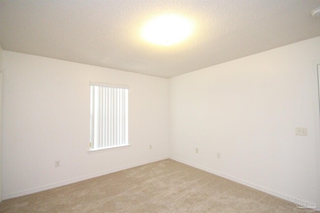 Building Photo - 1077 Antigua Cir