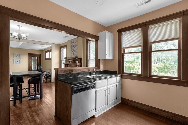 Building Photo - 366 Berkeley Rd