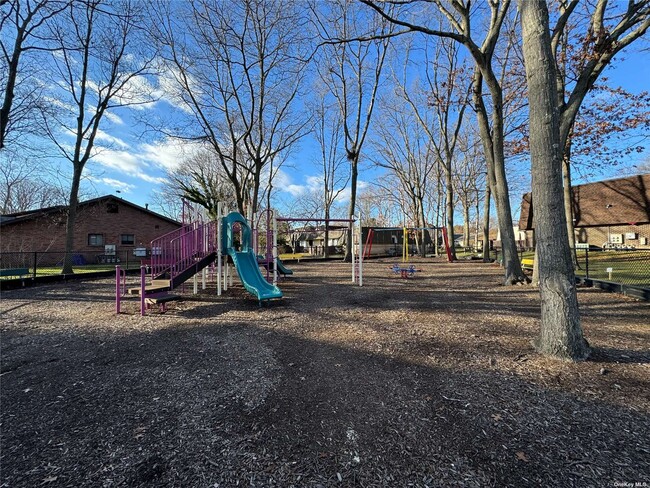 Building Photo - 91 Glen Hollow Dr