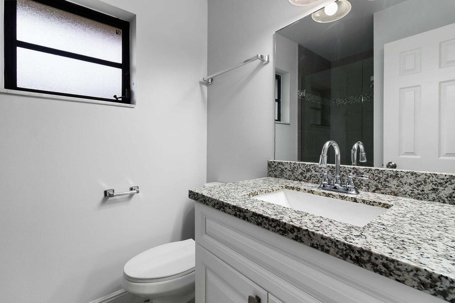 Building Photo - 9 Via de Casas Norte