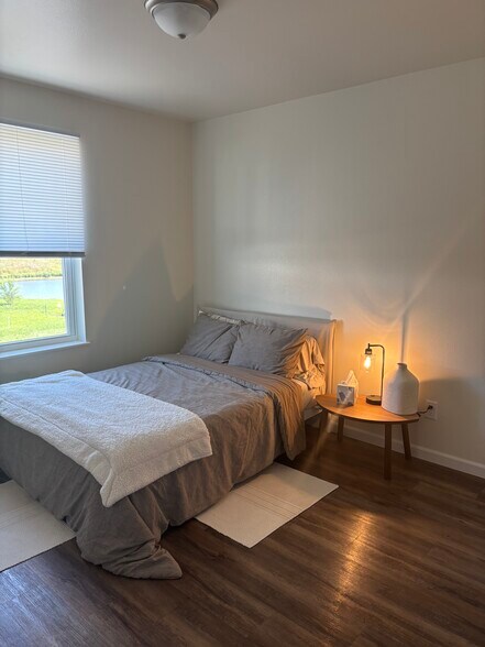Building Photo - 304 Post Oak Dr