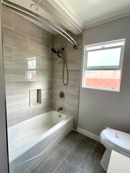 Building Photo - 15535 Saranac Dr