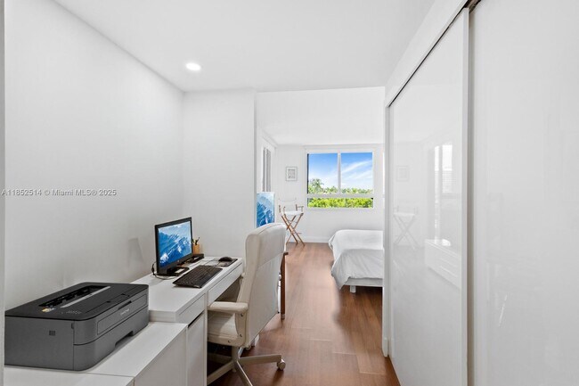 Building Photo - 161 Crandon Blvd