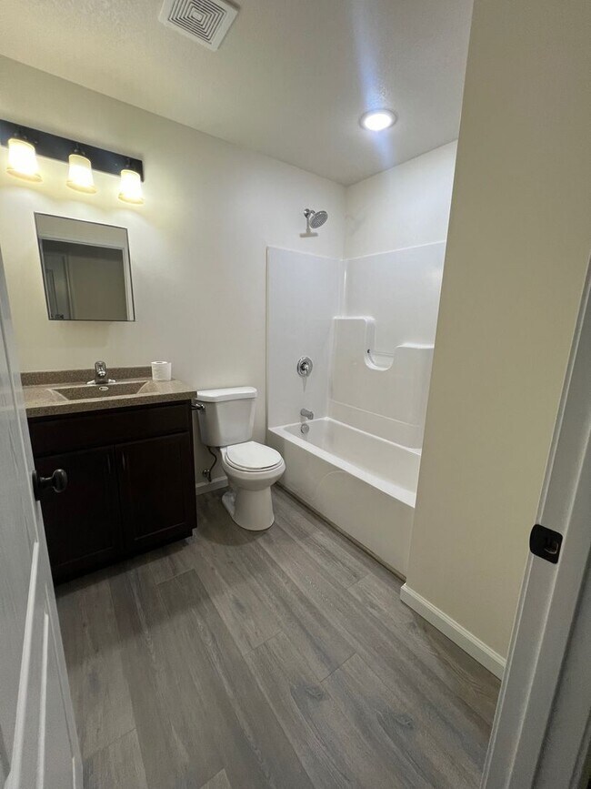 Building Photo - RARE FIND!