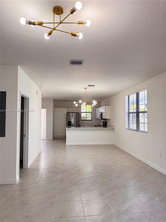 Building Photo - 1424 NE 3rd Ave