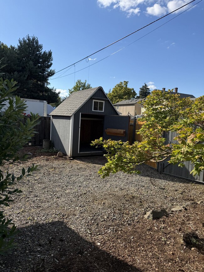 Building Photo - 6619 SE Woodstock Blvd