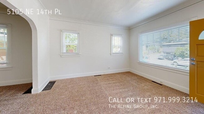 Building Photo - 5105 NE 14th Pl