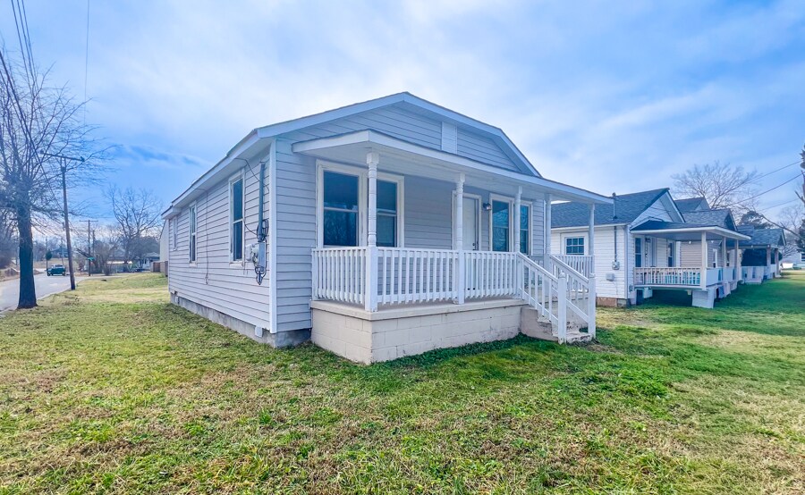 Building Photo - 2300 Raleigh St