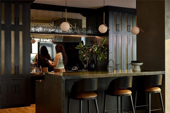 Building Photo - 1081 Juniper St NE