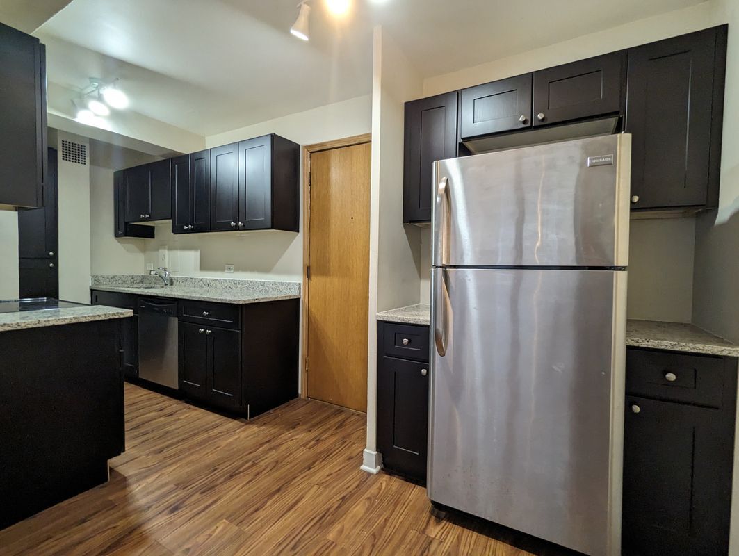 Building Photo - 4180 N Marine Dr
