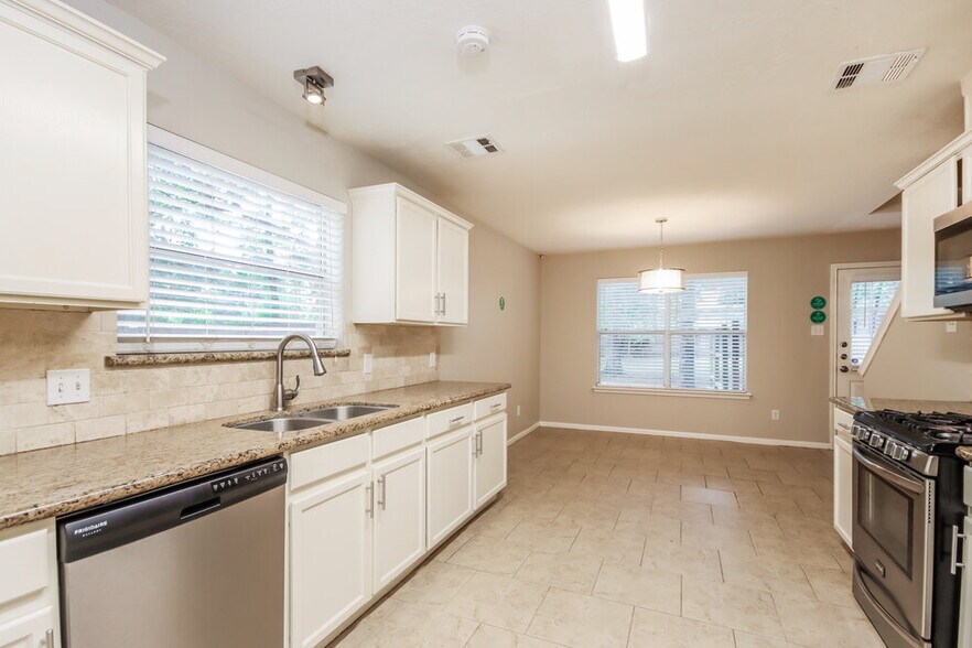 Building Photo - 403 Douglas Fir Dr