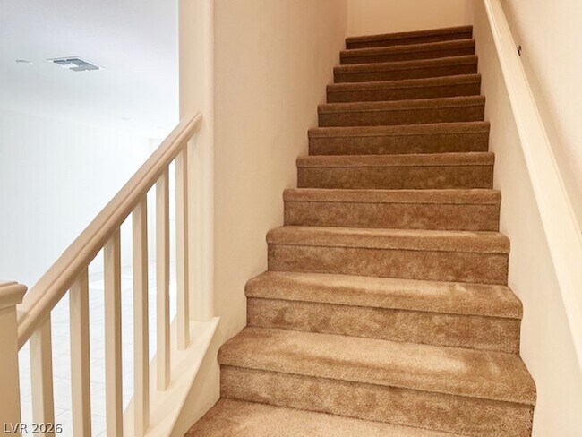 Building Photo - 5363 Lazy Breeze Ave