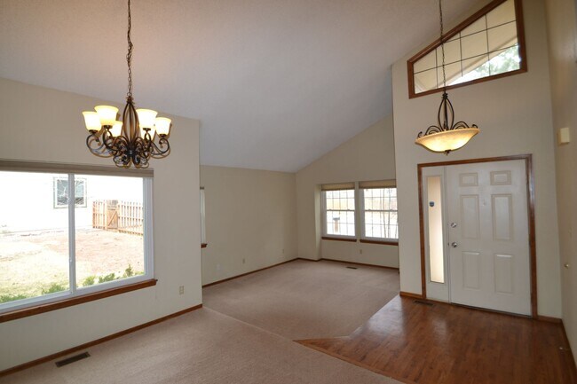 Building Photo - Mountain Shadows 3 Bedroom, 2.5 Bath House...