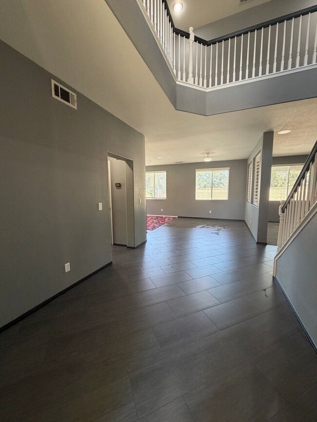 Building Photo - 885 Alsace Dr
