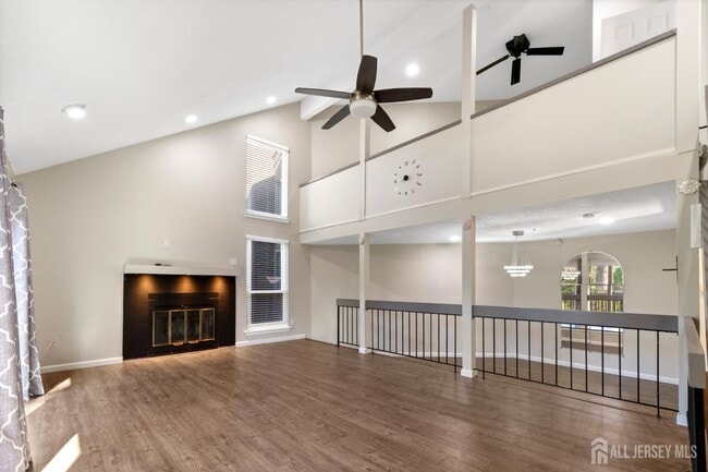Building Photo - 496 Westgate Dr