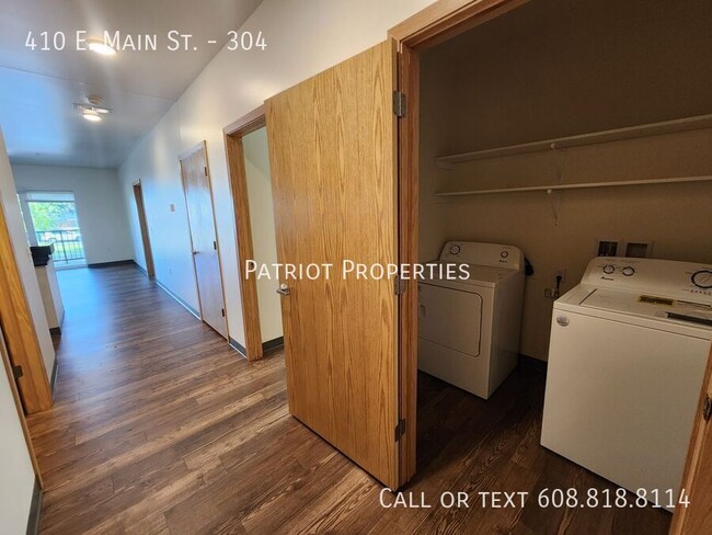 Building Photo - 1 bedroom/ 1.5 bath +den in Sun Prairie, WI