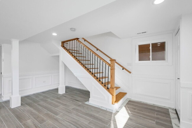 Building Photo - 3934 N Sawyer Ave