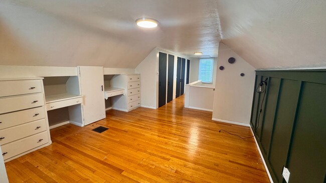 Building Photo - 1048 Griswold St SE