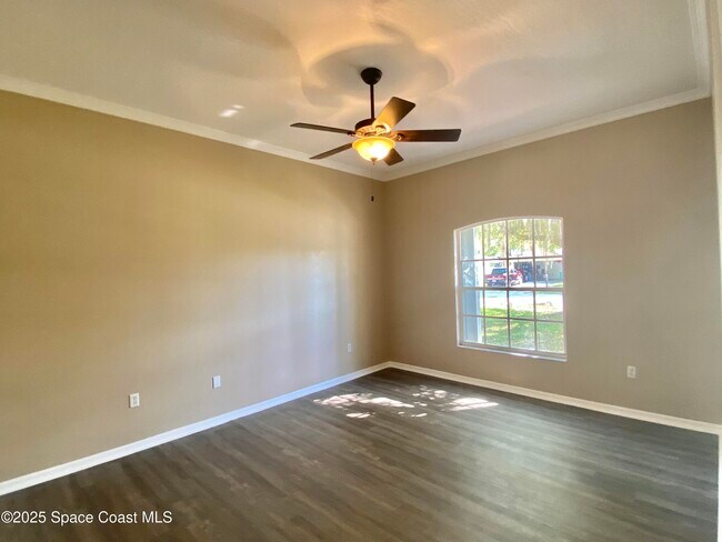 Building Photo - 765 Conestee Dr