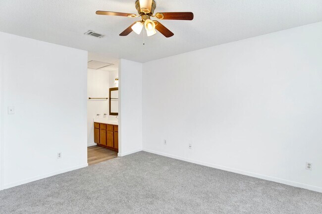 Building Photo - 601 E Burgess Rd