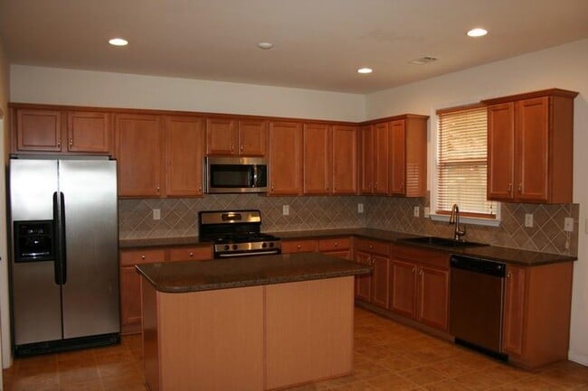 Building Photo - 212 Autumn Trail