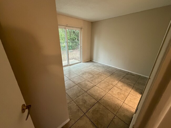 Building Photo - 7009 Waterside Dr