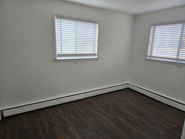 Building Photo - 6541 2nd St NE