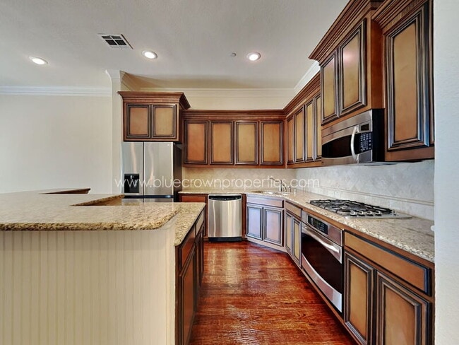 Building Photo - 4037 Winsor Dr