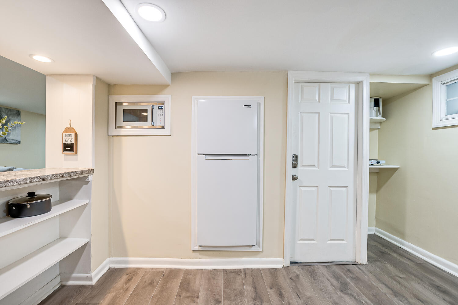 Building Photo - 46 Van Houten Ave