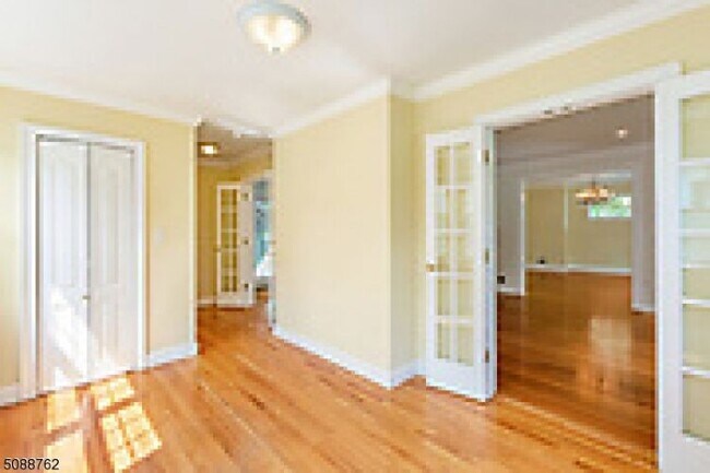 Building Photo - 210 North Ave