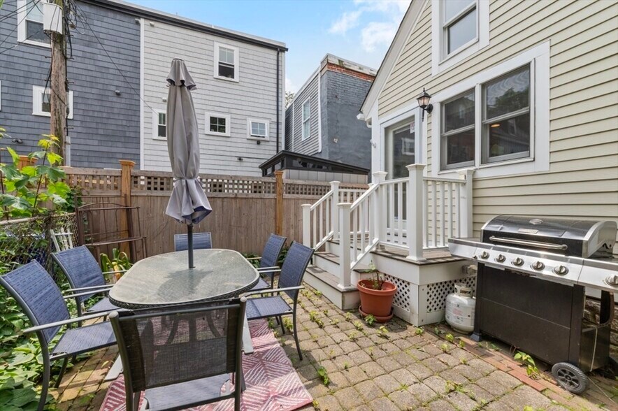 Building Photo - 47 Allston St