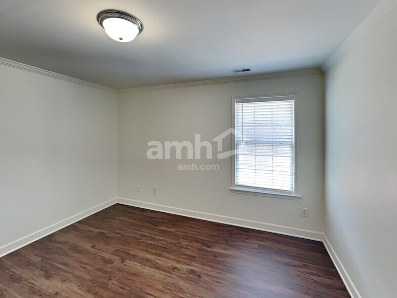 Building Photo - 2043 Keene Cir