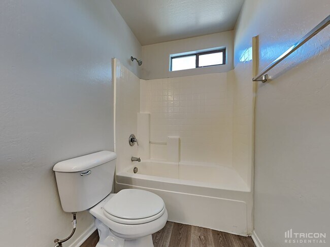 Building Photo - 11409 W Mountain View Dr