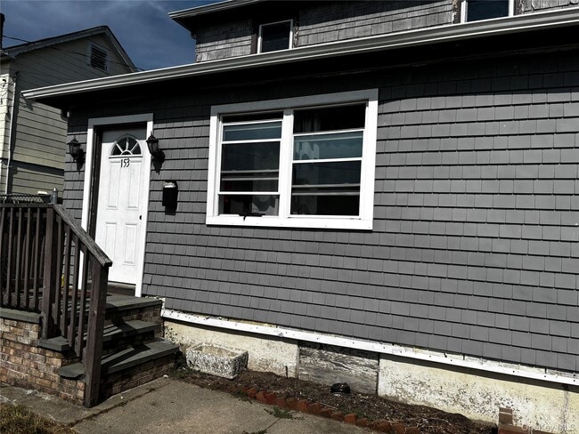 Primary Photo - 153 5th Ave