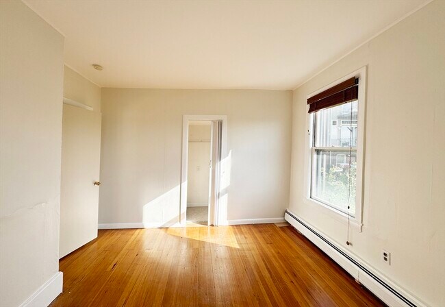 Building Photo - 253 Webster St