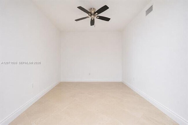 Building Photo - 16699 Collins Ave