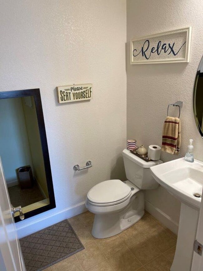 Building Photo - NEWER MODERN HOME BEHIND KAISER VACAVILLE *STAR RENTALS