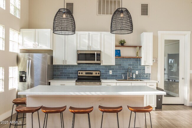 Building Photo - 17017 N 12th St