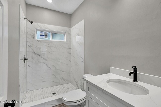 Building Photo - 944 Alderside St