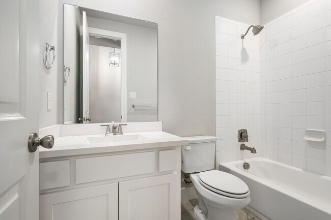 Building Photo - 2917 Saltwood Ct