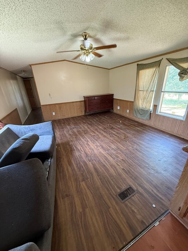 Building Photo - 3 Bed 2 Bath Mobile Home in the Country.