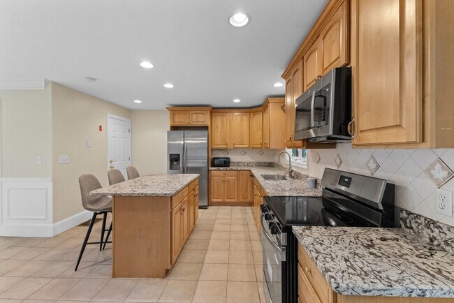 Building Photo - 284 S Quinsigamond Ave