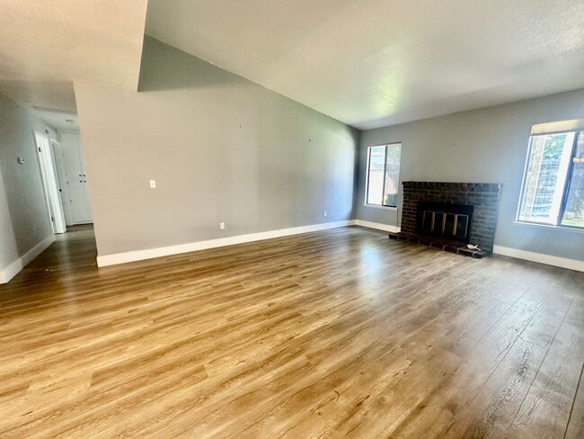 Building Photo - One story gorgeous home in the highly desi...