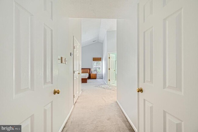 Building Photo - 8 Sapphire Hill Ct