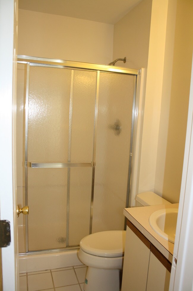 Building Photo - 7923 Ridge Ave